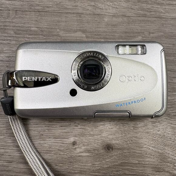 Pentax Optio W30 7.1 MP Waterproof 8x Digital Camera With Battery *Tested Works*